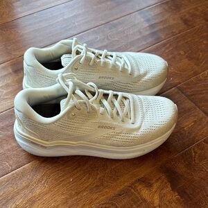 Brooks Ghost Max Running Shoes